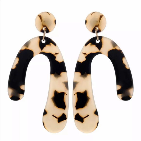 Geometric Dangle Earrings (Bloggers Favorite) - Picture 4 of 4